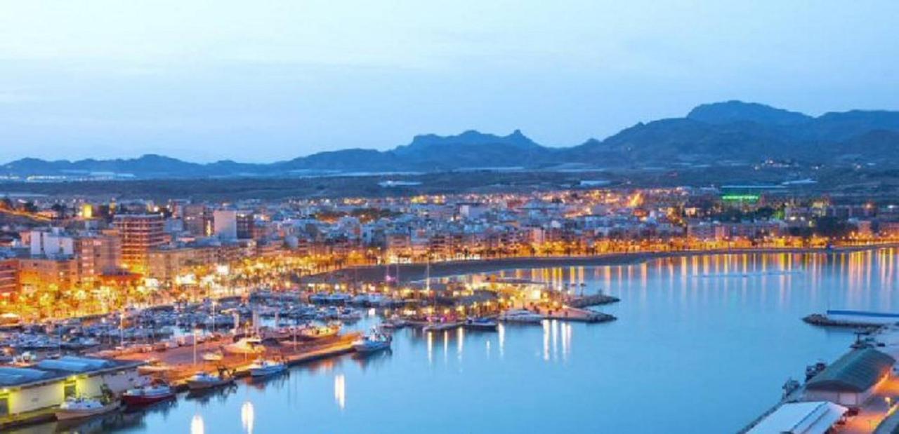 Puerto De Mazarron Large House With Roof Terrace & Sea Views-5 Guests Have 3 Bedrooms & 1 To 4 Guests Have 2 Bedrooms Eksteriør bilde